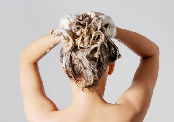 How to Use Anti-Dandruff Shampoo, The Right Way
